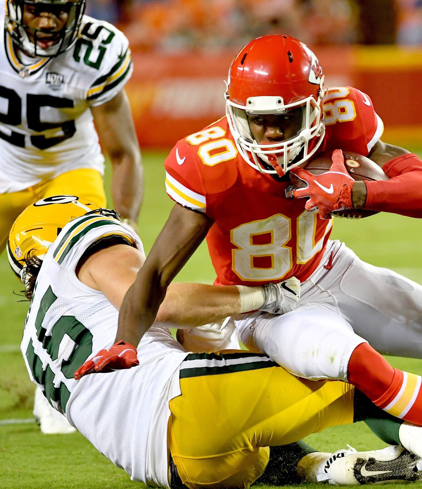 "These Refs Work for the Chiefs;" Former Badgers and Packers LB Is Buying Popular NFL Conspiracy Theory 1 Packers, Badgers, Vince Biegel, Kansas City Chiefs