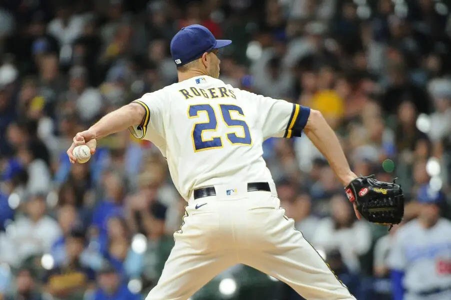 Former Brewers bust follows battery mate to Minnesota in free agency Milwaukee Brewers relief pitcher Taylor Rogers (25) delivers a pitch, Minnesota Twins