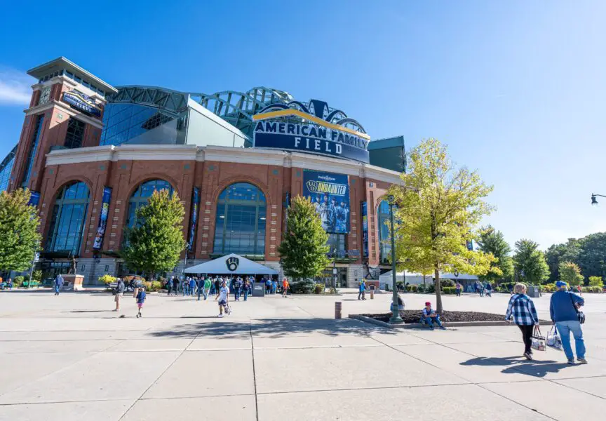 Brewers High Expectations: Chourio Projected for a Stellar Season 2 Milwaukee Brewers fans