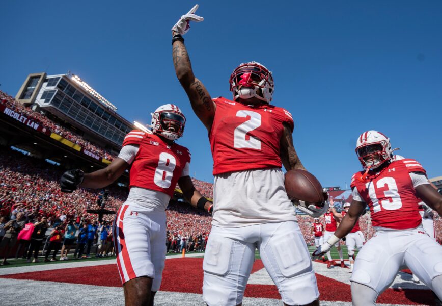 Wisconsin Badgers wide receiver Trech Kekahuna