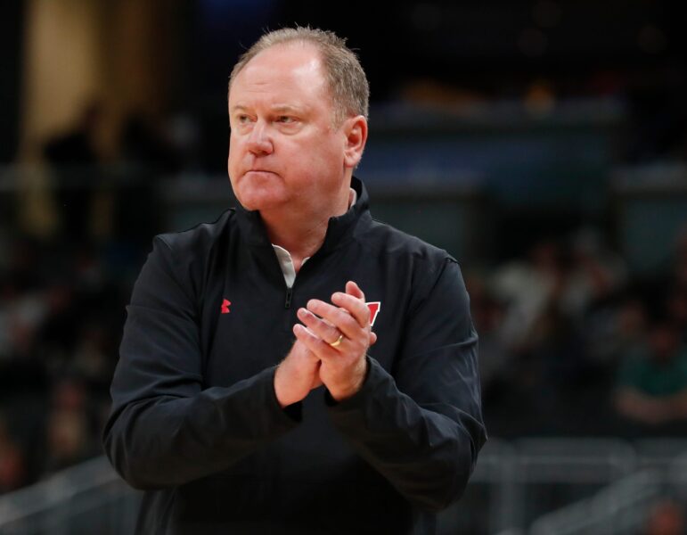 Wisconsin Badgers head coach Greg Gard