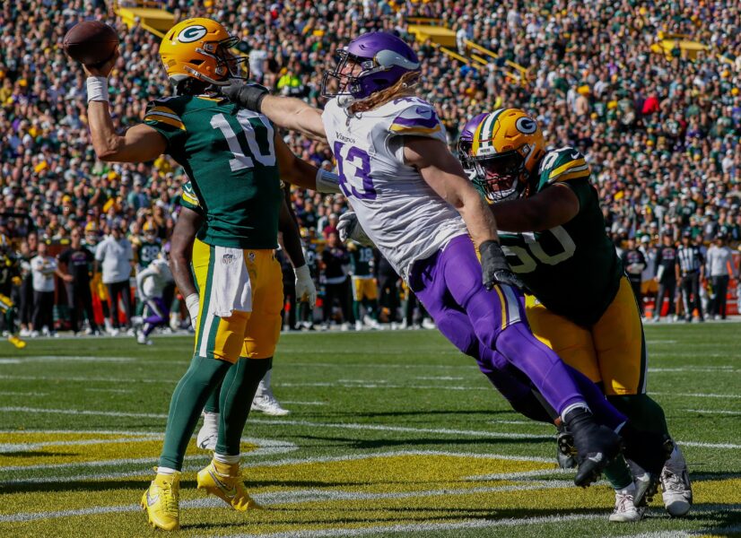 Minnesota Vikings linebacker Andrew Van Ginkel