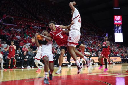 โLetโs Keep The Streak Going Tonightโ: Wisconsin Badgers Fans Looking Forward To Friday Night Matchup Against the Minnesota Golden Gophers Wisconsin Badgers Minnesota Golden Gophers