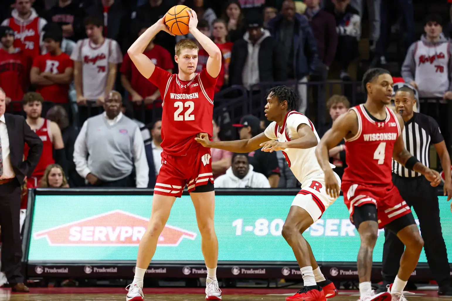 Wisconsin Badgers basketball forward Steven Crowl