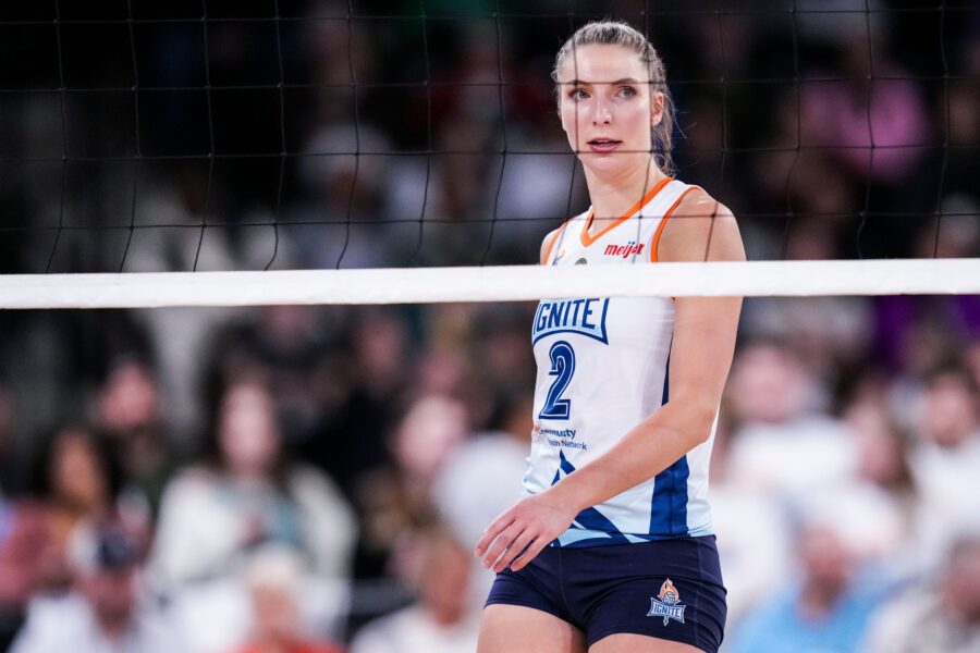 3 Former Wisconsin Badgers Help The Indy Ignite Make History 2 Wisconsin Badgers, Badgers Volleyball, Indy Ignite