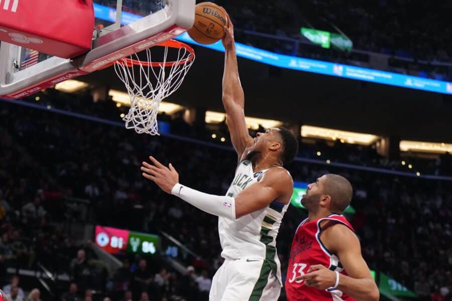 Giannis Antetokounmpo Breaks Down Painful Loss to Clippers, Blames Slow 4th Quarter - 'It Was Very Hard for Us to Get Back to the Game' 3 Giannis Antetokounmpo, Milwaukee Bucks