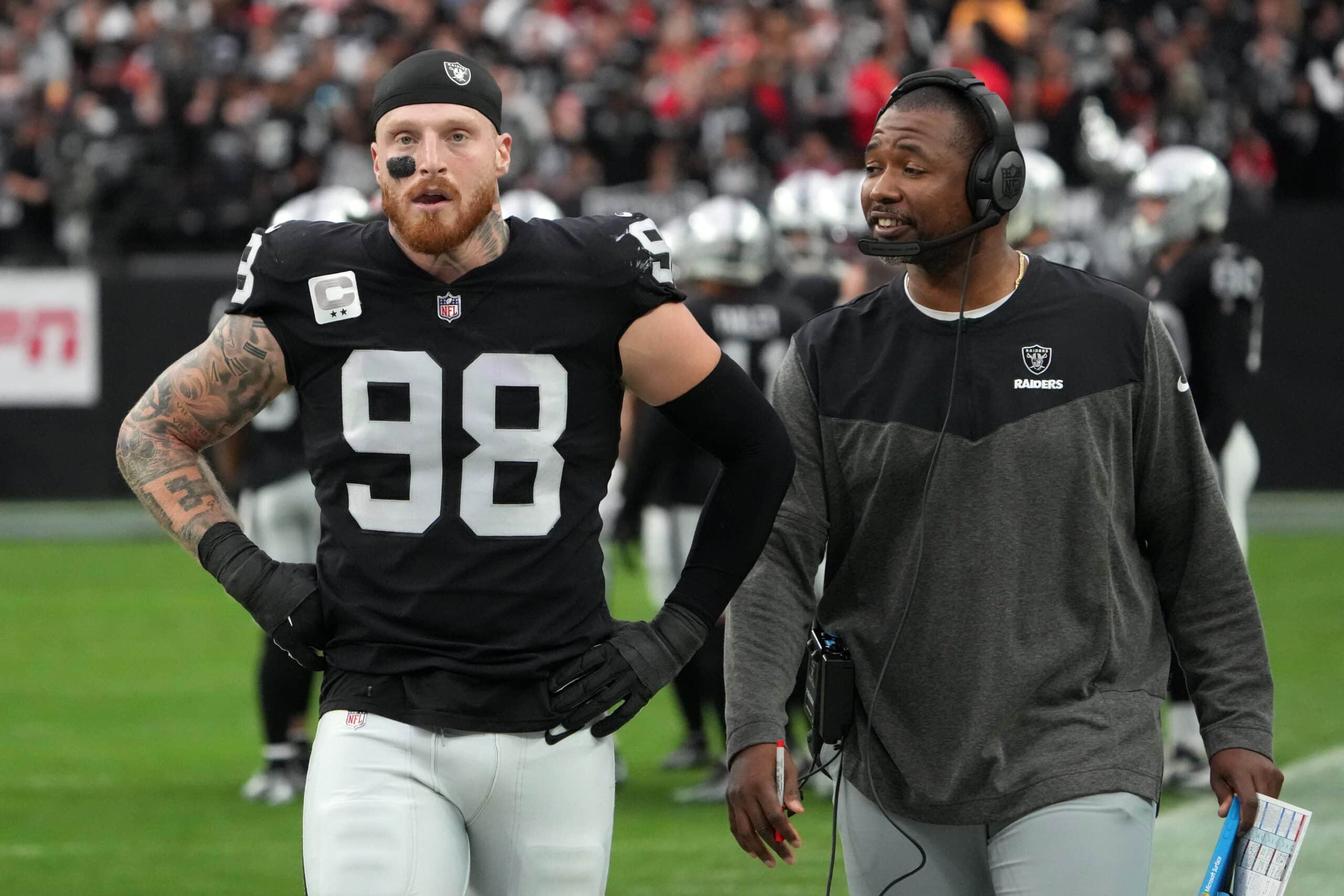 Packers rivals' possible Maxx Crosby trade gets interesting take from insider 1 Las Vegas Raiders defensive end Maxx Crosby (98) and defensive coordinator Patrick Graham talk during their game against the Kansas City Chiefs in the first half at Allegiant Stadium.