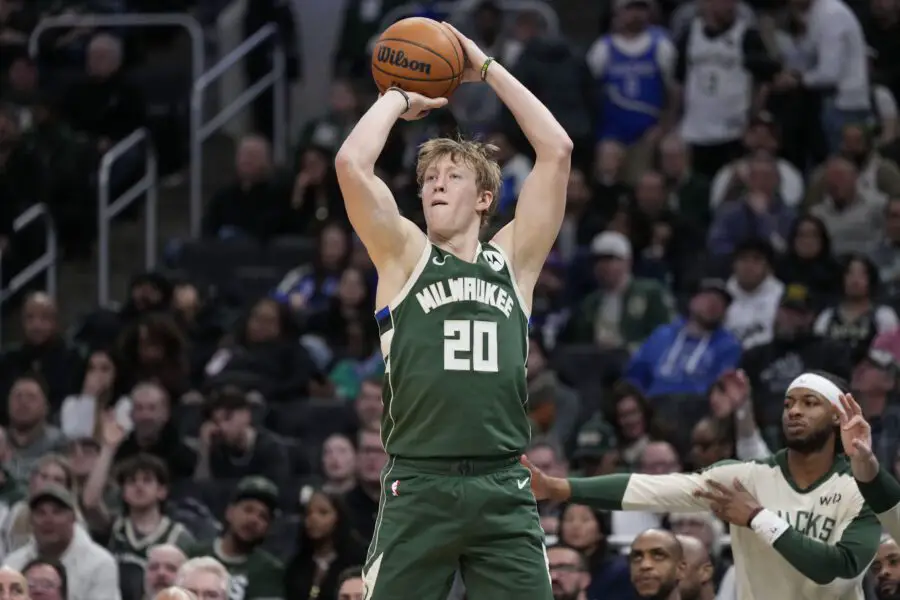 Milwaukee Bucks: Star Guard Got His High School Jersey Retired at Cedar Falls 2 USATSI 25147412