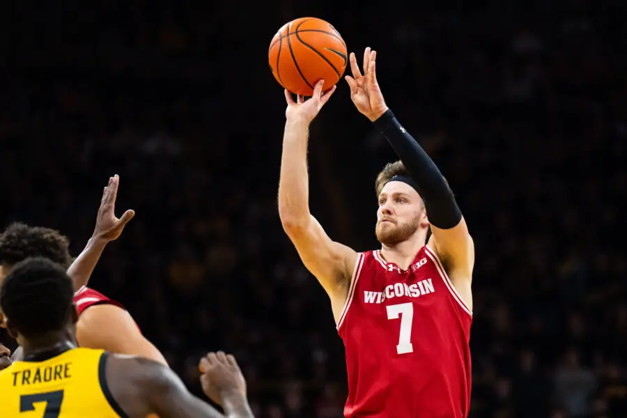 Iowa Hawkeyes vs Wisconsin Badgers