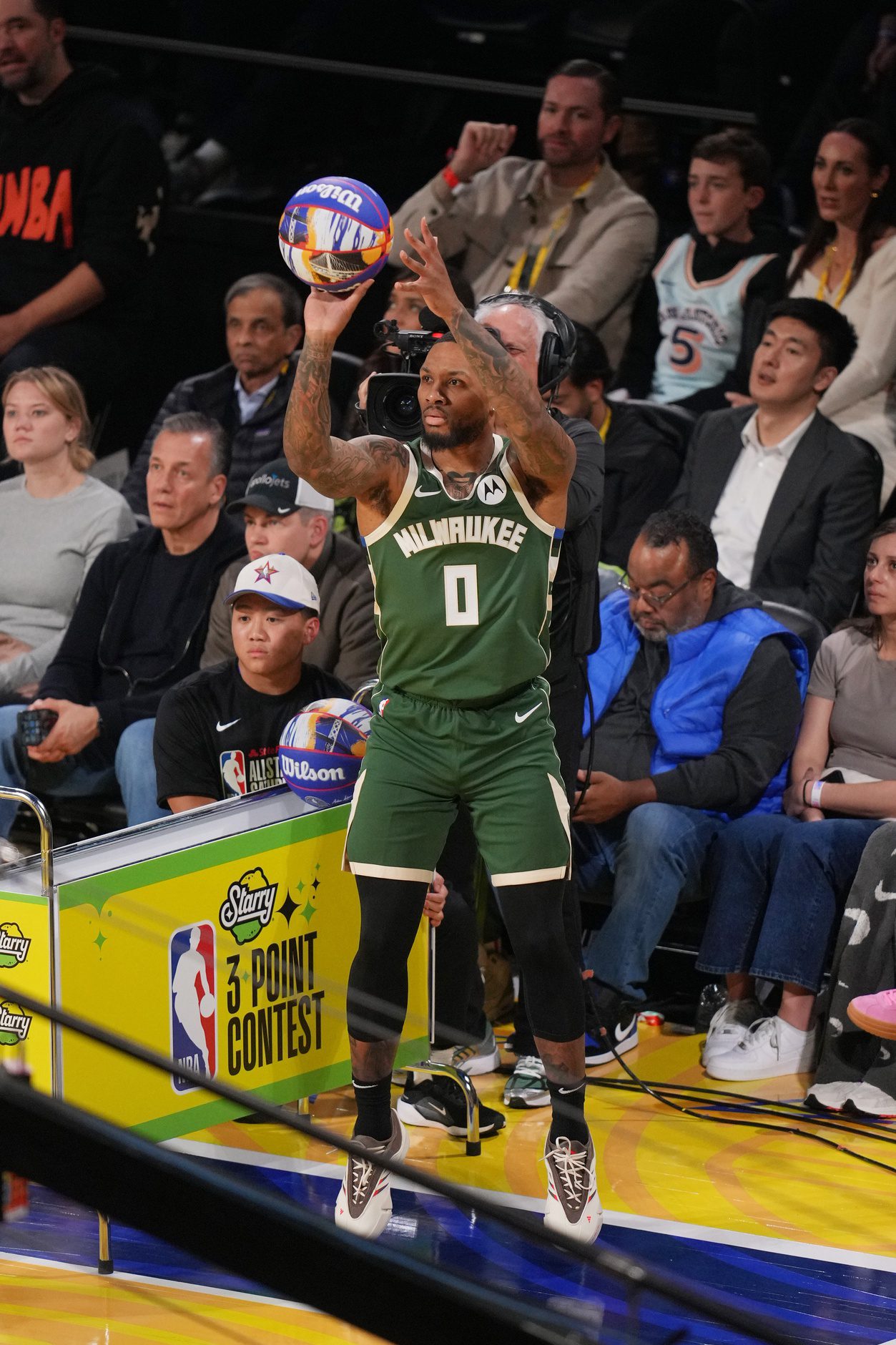 "Officially Retiring;" Milwaukee Bucks Star Damian Lillard Drops Bomb After Losing NBA 3-Point Contest 1 Milwaukee Bucks, Damian Lillard