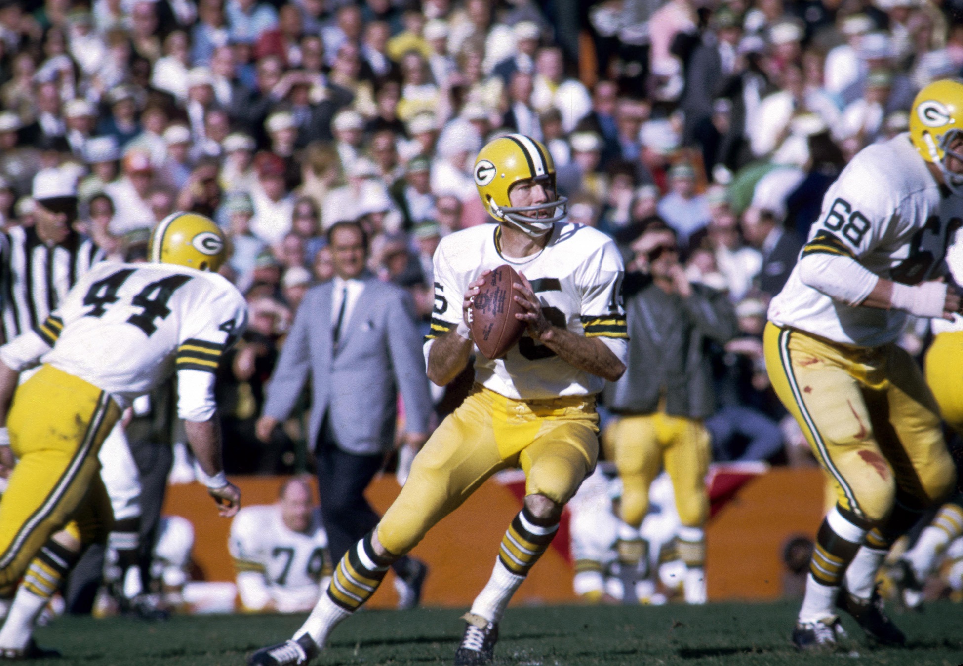 Dec 19, 1971; Miami, FL, USA; FILE PHOTO; Green Bay Packers quarterback Bart Starr (15) in action against the Miami Dolphins at the Orange Bowl. Mandatory Credit: Malcolm Emmons-Imagn Images