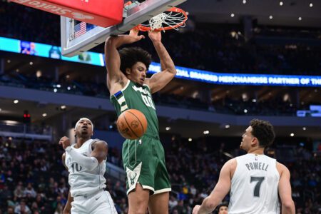 Milwaukee Bucks Fans Stupefied by Jericho Sims’ Smooth Lefty 3-Point Shot in Training Video Milwaukee Bucks Al Horford Bucks roster