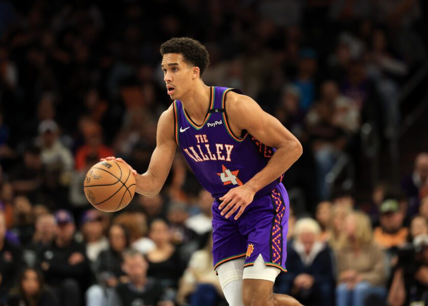 Marquette Golden Eagles Alum Oso Ighodaro Gets Praises After Great Showing Against Giannis Antetokounmpo in Suns' 2-Point Win vs Bucks 3 USATSI 25692557