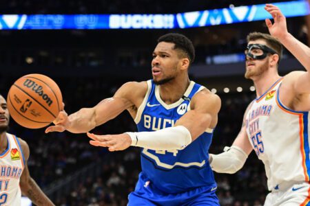 โWonโt Really Enjoy Experienceโ: Milwaukee Bucks Might Be Better Off Avoiding Traditional Point Guards, Analystโs Comment Suggests Giannis Antetokounmpo, Milwaukee Bucks, NBA Free Agency, Point Guard