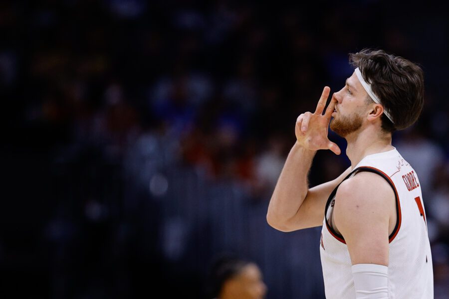 Wisconsin Badgers Star John Blackwell Gives High Praise to Impact Player Carter Gilmore After 1st Round Victory - 'He's a Major Key to Our Team' 2 Carter Gilmore, Wisconsin Badgers