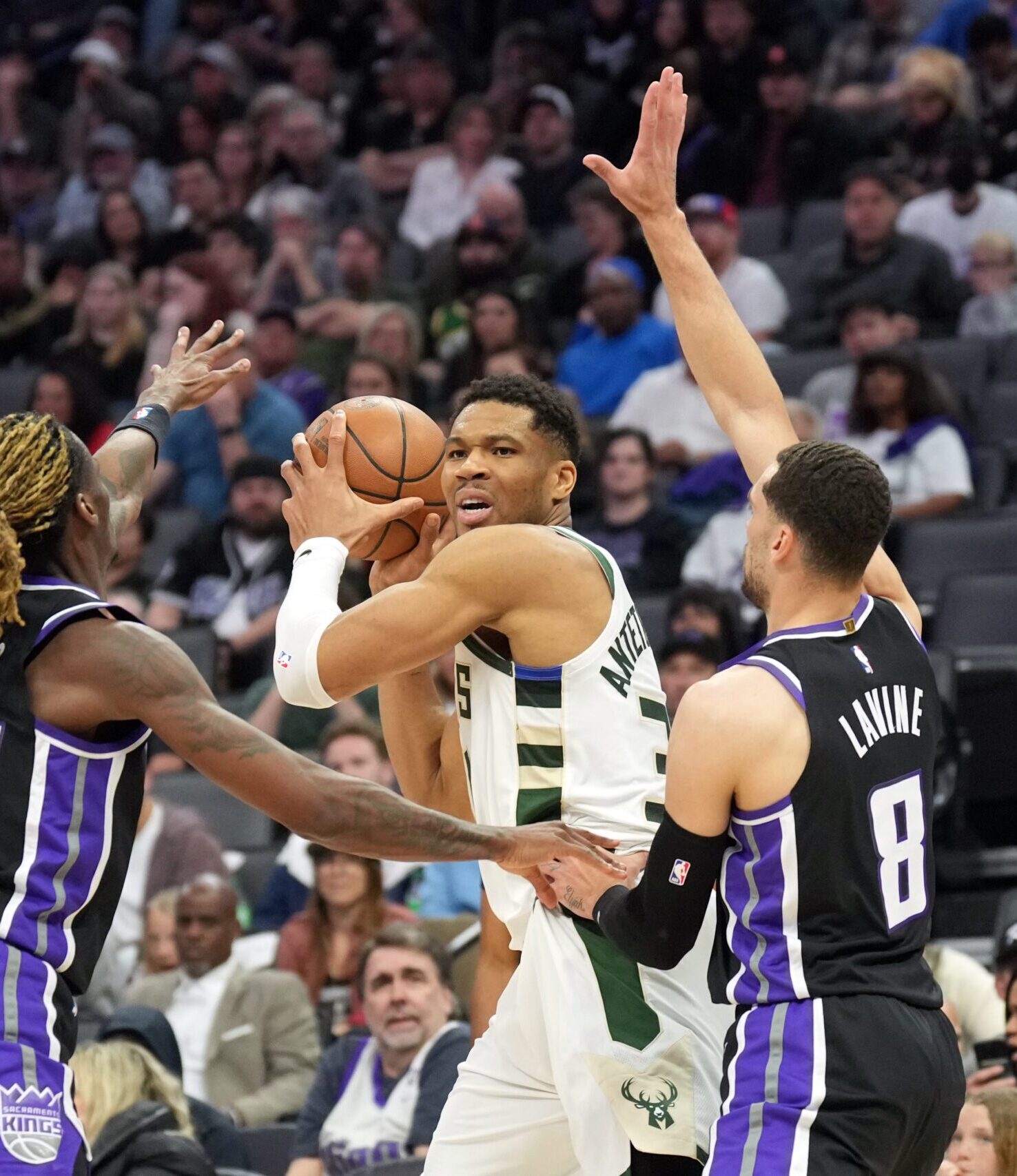 Milwaukee Bucks vs Sacramento Kings