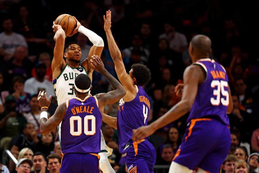 Milwaukee Bucks Fans Revisits Trauma From 2023 Playoffs After Mike Budenholzer Did Something Against Giannis Antetokounmpo He Failed to Do in Wisconsin 2 Giannis Antetokounmpo, Milwaukee Bucks, Phoenix Suns