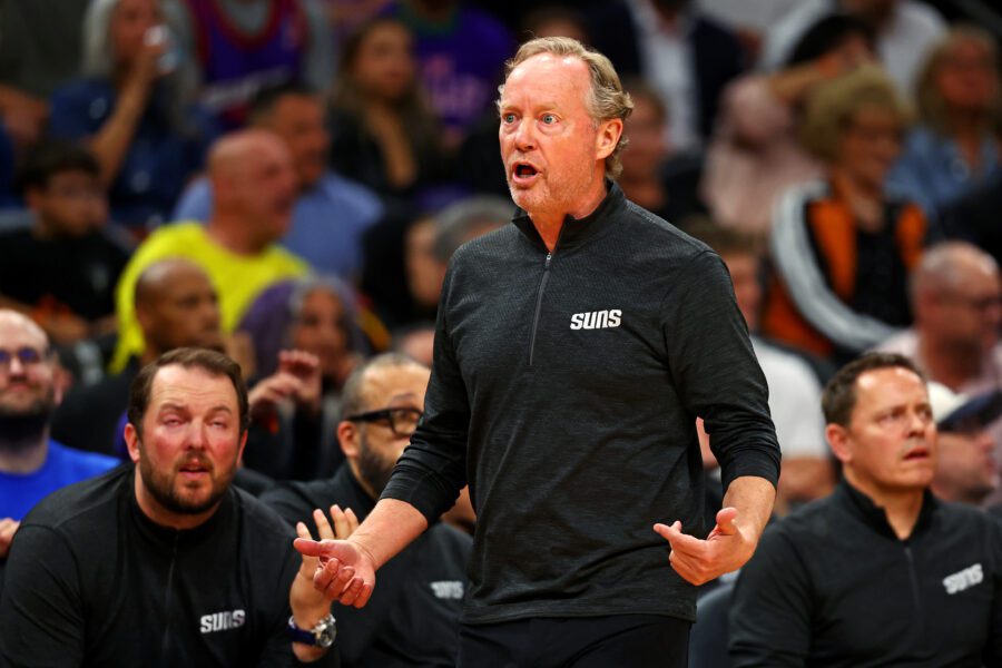 Milwaukee Bucks Fans Revisits Trauma From 2023 Playoffs After Mike Budenholzer Did Something Against Giannis Antetokounmpo He Failed to Do in Wisconsin 1 Mike Budenholzer vs Milwaukee Bucks