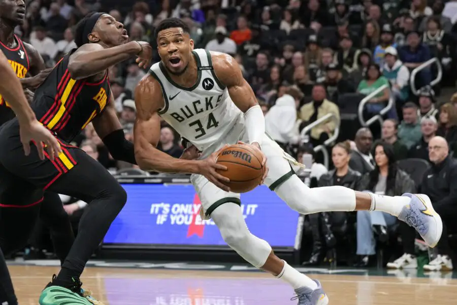 Milwaukee Bucks Lose in Another Terrible Defensive Game at Home and Fans Are Tired - 'Giannis a 1-Man Team Now' 2 Giannis Antetokounmpo