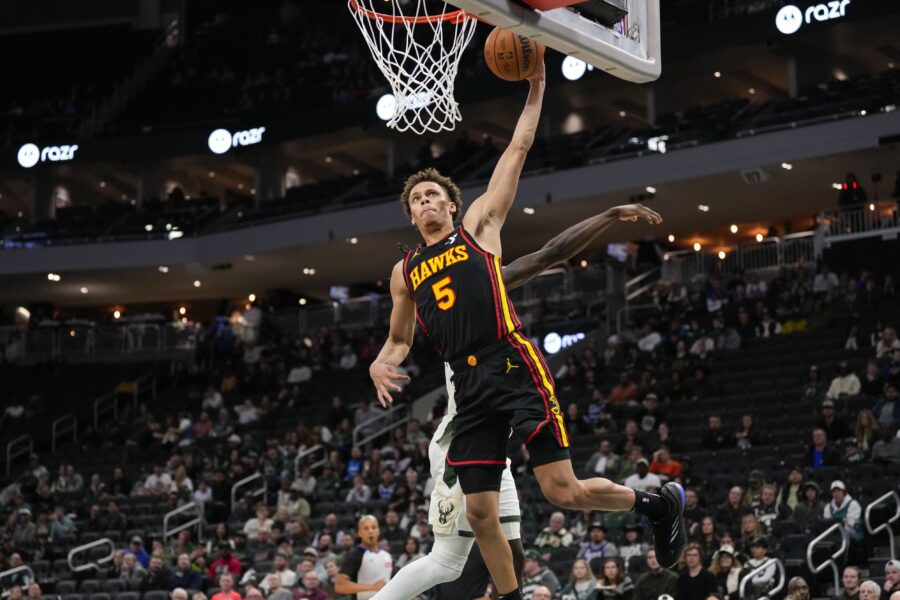 "Wave The White Flag": Milwaukee Bucks Fans Want Season To End After Latest Loss Against the Atlanta Hawks 2 USATSI 25810755 168400517 lowres