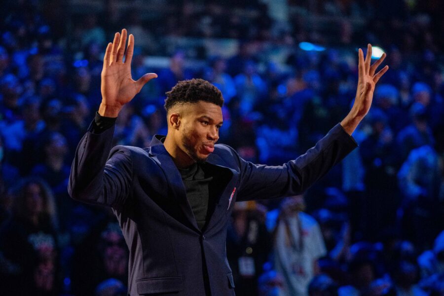Bucks News: Giannis Antetokounmpo Reveals Rare, Special Convo He Had With Great Michael Jordan During NBA 75 Ceremony 1 Giannis Antetokounmpo, Milwaukee Bucks
