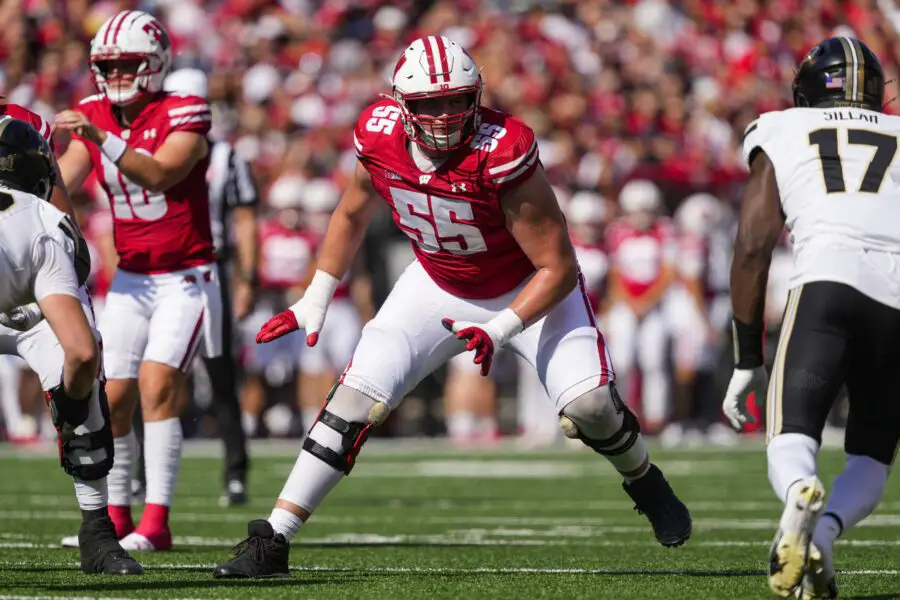 Wisconsin Badgers' New OL Davis Heinzen Says He Accepted the Offer Without Hesitation Despite Offer from Power 4 Schools 2 isconsin Badgers offensive linenam Kevin Heywood