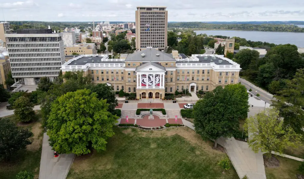 Wisconsin Badgers Football Leaves Great Impression to 2027 Prospect Khamoni Williams 1 Wisconsin Badgers' campus
