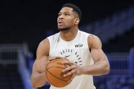 Milwaukee Bucks: 15-Time All-Star Compares Giannis Antetokounmpo to Bruce Lee, Says He’s Proud of Greek Freak’s Massive Leap as His Mentor Giannis Antetokounmpo, Milwaukee Bucks
