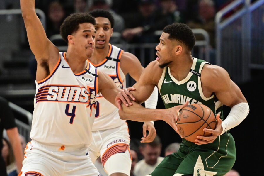 Phoenix Suns: Oso Ighodaro's Year 2 Might See Him Play 4, Says He's Best Being a Leader Just Like in Marquette 1 Oso Ighodaro vs Giannis Antetokounmpo