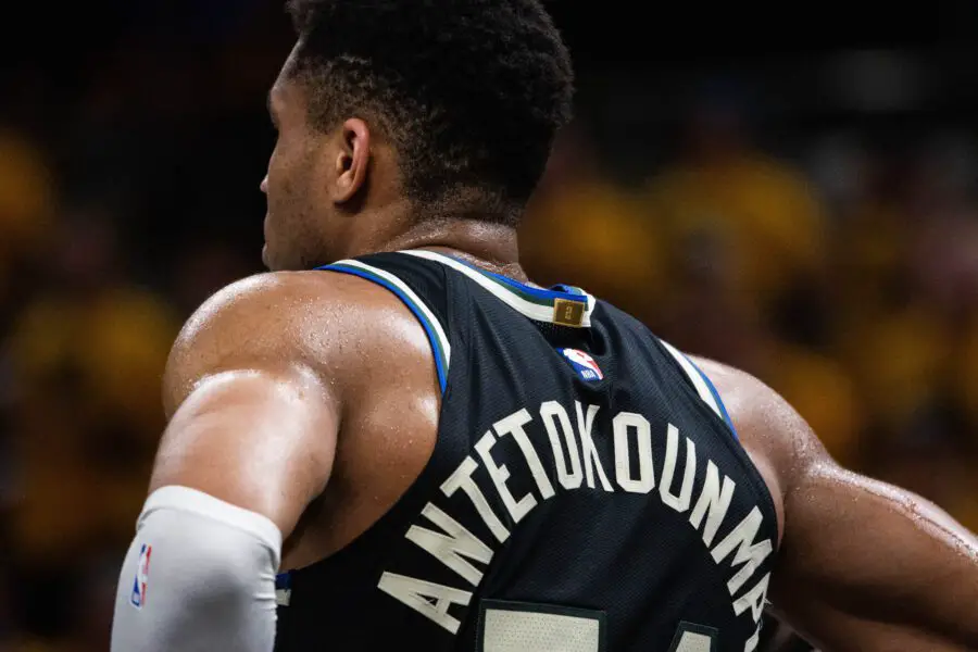 NBA Insider Reporting the Milwaukee Bucks Have “Very Crucial Meeting” Scheduled With Giannis Antetokounmpo Giannis Antetokounmpo, Milwaukee Bucks, Toronto Raptors