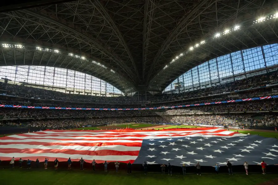 Brewers’ beloved Sunday icon is back, and fans are loving it 1 Bob Kozlowski, Milwaukee Brewers, Brewers News