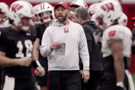 Badgers’ staff conduct in-home visits with strong 2027 three-star edge rushers Wisconsin football