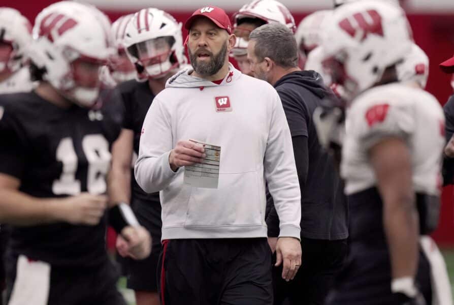 Badgers’ staff conduct in-home visits with strong 2027 three-star edge rushers Wisconsin football