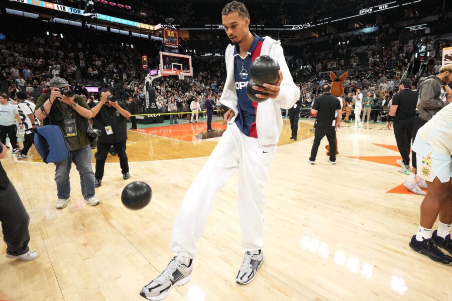 "If The Spurs Paired Giannis And Wemby": NBA Executive Makes Statement About Giannis Antetokounmpo Potentially Joining The San Antonio Spurs (Report) 2 USATSI 25922236 168400517 lowres