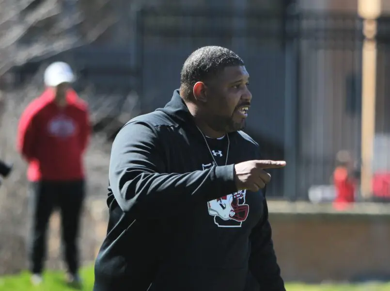 2027 DL Dawayne Jones adds Badgers to Initial Top 12 List 1 Wisconsin Badgers