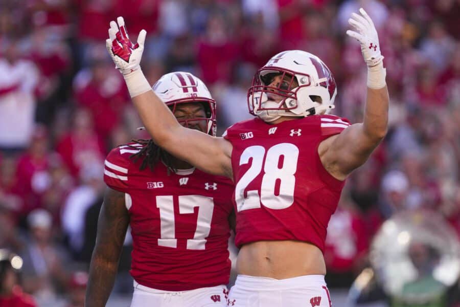 Star LB Alliegro, Badgers set to part ways following gritty 2025 season 1 Christian Alliegro, Wisconsin Badgers football