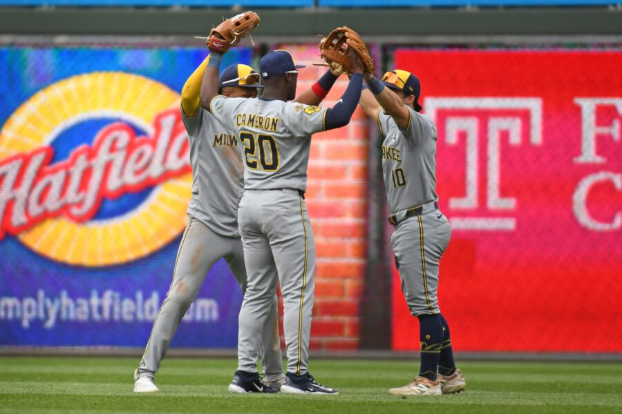 Brewers News: Pat Murphy Points to Gigantic Comeback vs Pirates as 'Indicator' Behind Their Impressive 7-Game Winning Streak 1 Milwaukee Brewers vs Philadelphia Phillies
