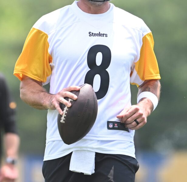 Aaron Rodgers' Family Drama Continues After Shocking Report of His Brothers Being Blinded by 4-Time MVP's Wedding 1 Aaron Rodgers