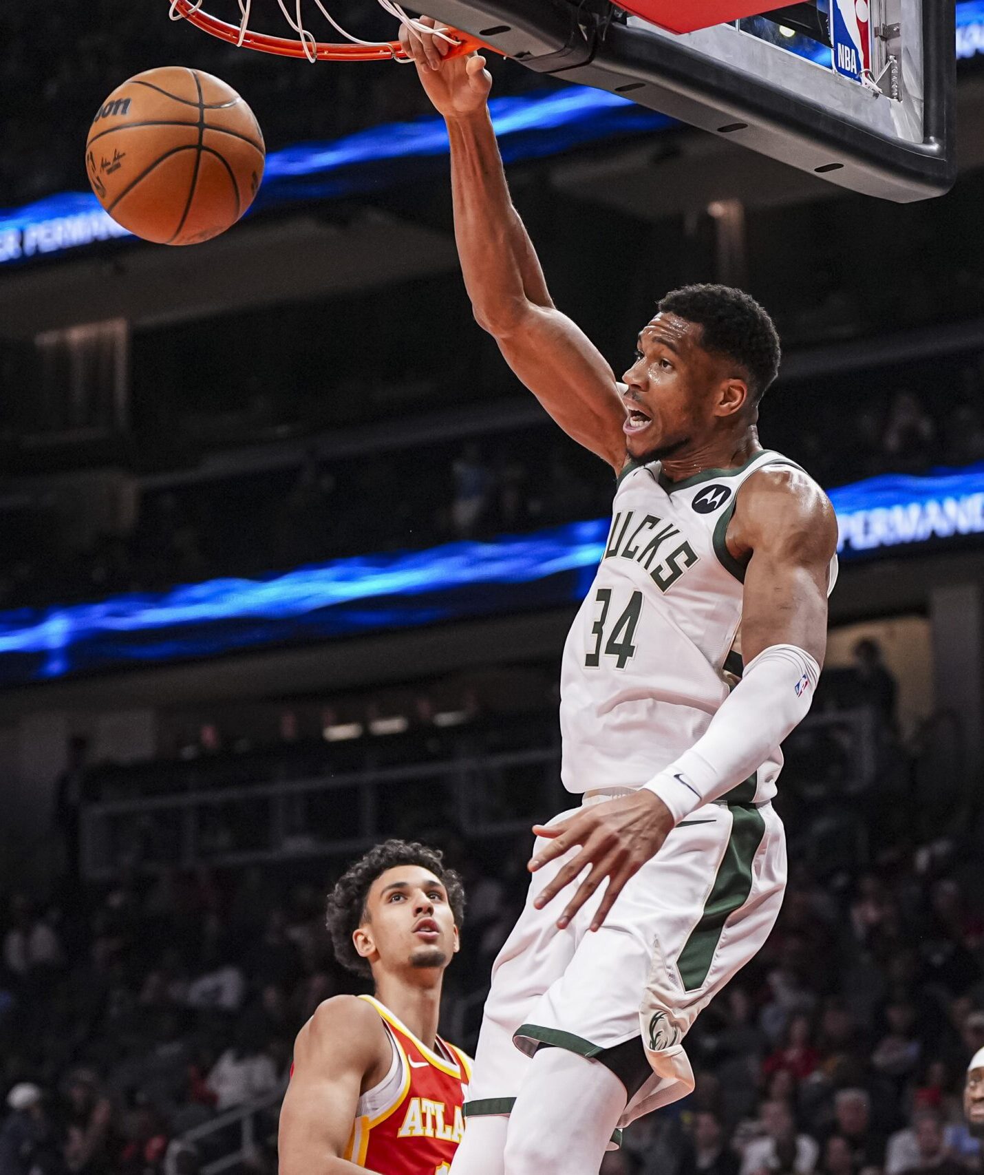 Milwaukee Bucks General Manager Jon Horst Indicates a Possible Position Change for Giannis Antetokounmpo in 2025-26 1 Giannis Antetokounmpo, Milwaukee Bucks, Atlanta Hawks