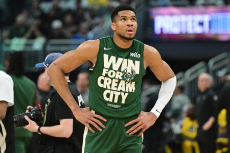 Milwaukee Bucks: 6x All-Star and Dunking Great Predicts Giannis Antetokounmpo to Win MVP Through ‘Ungodly Numbers’ 2025-26 Milwaukee Bucks in the Eastern Conference, Giannis Antetokounmpo