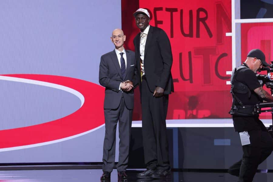 Phoenix Suns: Oso Ighodaro's Year 2 Might See Him Play 4, Says He's Best Being a Leader Just Like in Marquette 2 Khaman Maluach