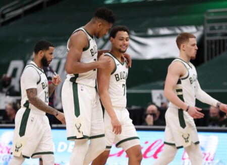 Milwaukee Bucks: Why is This Disgraced 2021 Champion in Greece? New Report Says He Might Become Teammates With Giannis Antetokounmpo Again Milwaukee Bucks, Giannis Antetokounmpo, Bryn Forbes