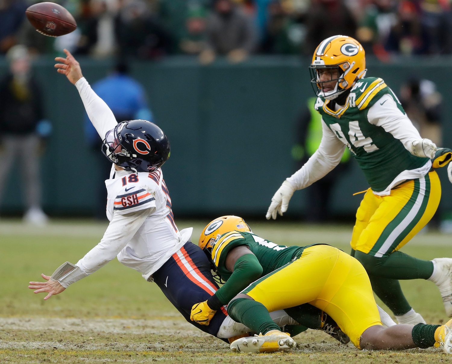 Caleb Williams unleashes ruthless troll job on Packers after Bears playoff win 1 Green Bay Packers linebacker Edgerrin Cooper (56) wraps up Chicago Bears quarterback Caleb Williams (18)