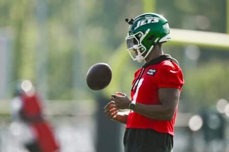 Green Bay Packers: Aaron Glenn Shares Stance on Justin Fields & Co. Ahead of Preseason Week 1 Game at Lambeau Field New York Jets, Justin Fields
