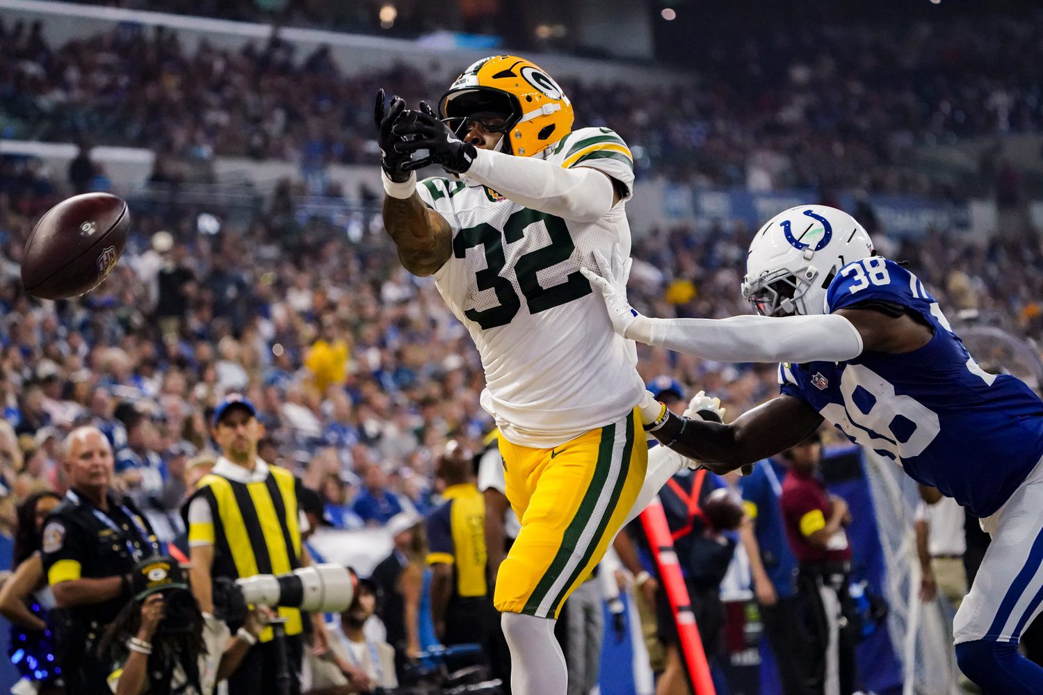 Packers' MarShawn Lloyd issues crystal clear message on 2025 availability 2 Green Bay Packers running back MarShawn Lloyd (32)