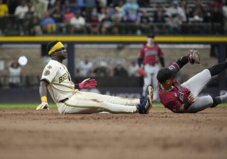 Milwaukee Brewers’ Andruw Monasterio receives support after costly 9th inning blunder Milwaukee Brewers, Brewers News, Andruw Monasterio, Pat Murphy