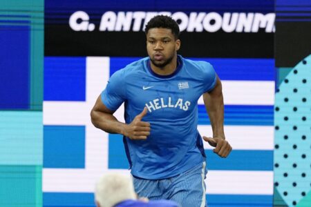 Milwaukee Bucks: Analysts Say Giannis Antetokounmpo Won’t Dominate in EuroBasket 2025 Unlike Another NBA Superstar Aug 6, 2024; Paris, France; Greece small forward Giannis Antetokounmpo (34) runs onto the court before the game against Germany during a menís basketball quarterfinal game during the Paris 2024 Olympic Summer Games at Accor Arena. Mandatory Credit: Kyle Terada-Imagn Images