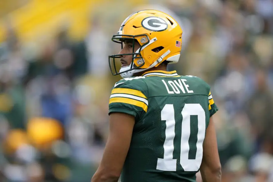Green Bay Packers quarterback Jordan Love (10).