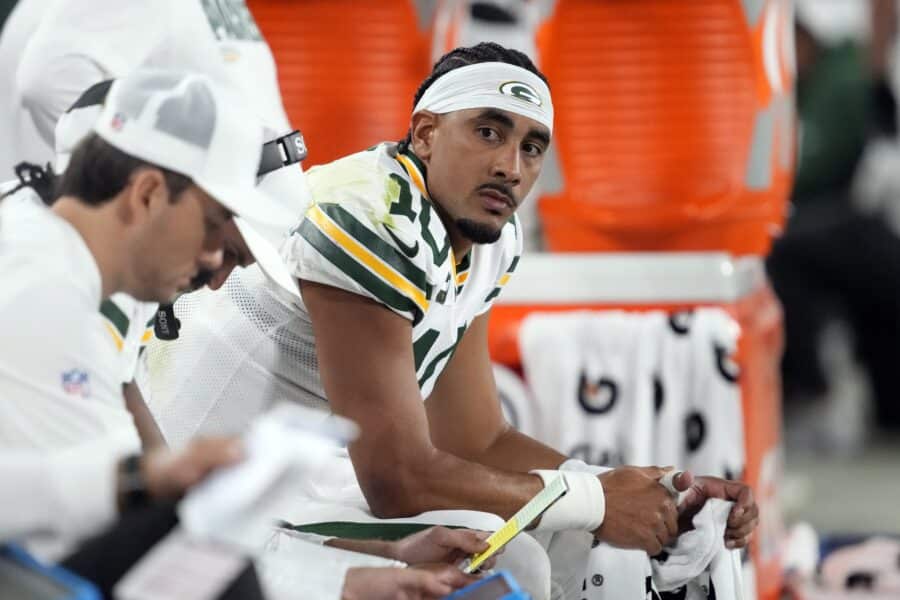 Packers put on notice by fans after Jameis Winstonโs viral X post Green Bay Packers quarterback Jordan Love (10)