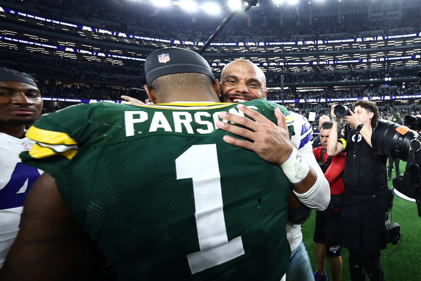 Packers' Micah Parsons' Strong 3-word Message To Dak Prescott After Tie Goes Viral
